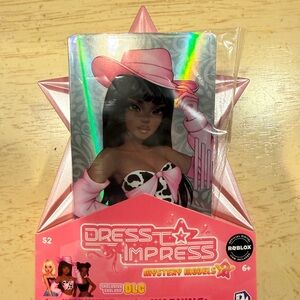 Dress to Impress Mystery Models Action Figure - Pink